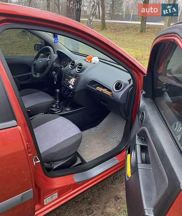 Хэтчбек Ford Fiesta 2006 в Корюковке фото 11 Хэтчбек Ford Fiesta 2006 в Корюковке