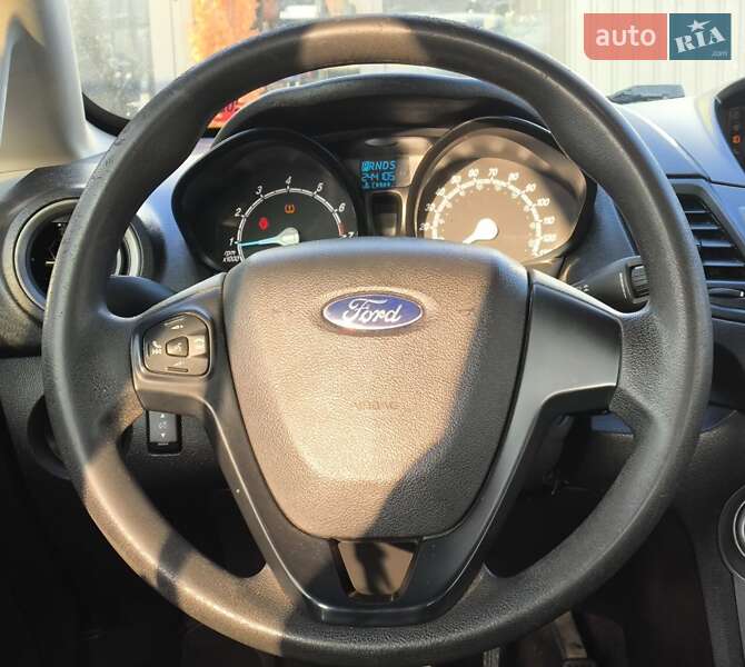Седан Ford Fiesta 2017 в Києві