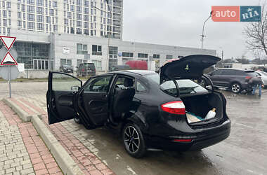 Седан Ford Fiesta 2015 в Ивано-Франковске