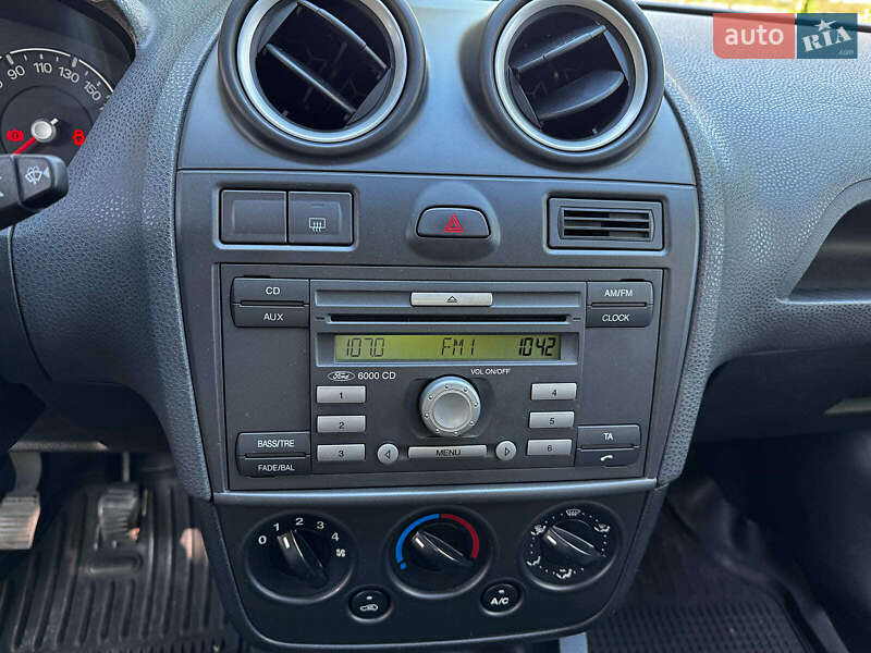 Хэтчбек Ford Fiesta 2007 в Киеве