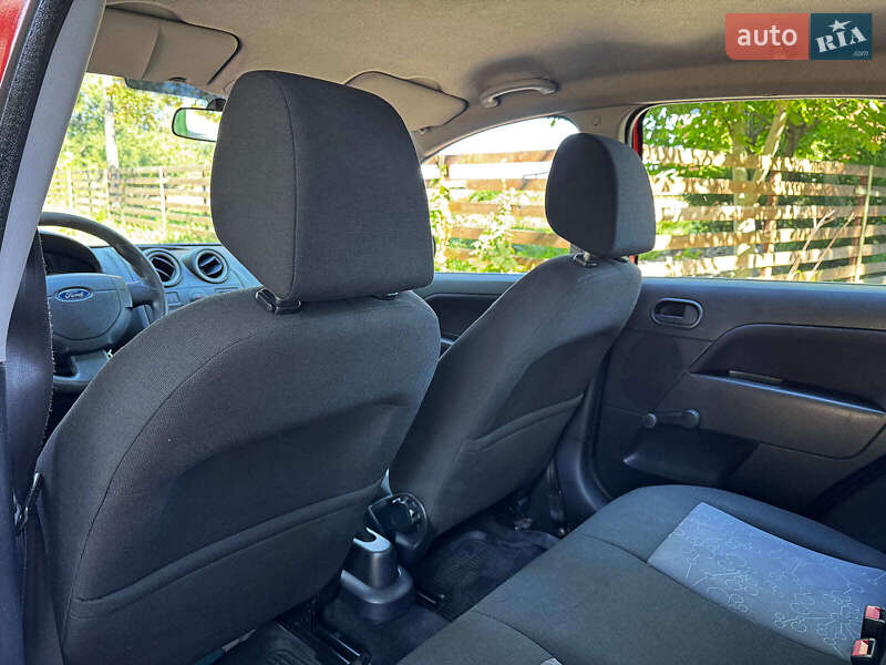 Хэтчбек Ford Fiesta 2007 в Киеве