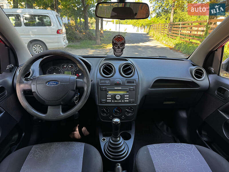 Хэтчбек Ford Fiesta 2007 в Киеве