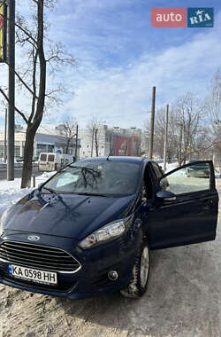 Хетчбек Ford Fiesta 2015 в Рогані