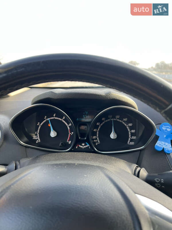 Хэтчбек Ford Fiesta 2015 в Рогани