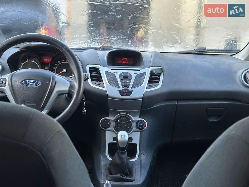 Хэтчбек Ford Fiesta 2012 в Фастове фото 4 Хэтчбек Ford Fiesta 2012 в Фастове