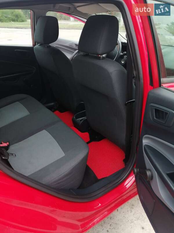 Хетчбек Ford Fiesta 2011 в Черкасах фото 10 Хетчбек Ford Fiesta 2011 в Черкасах