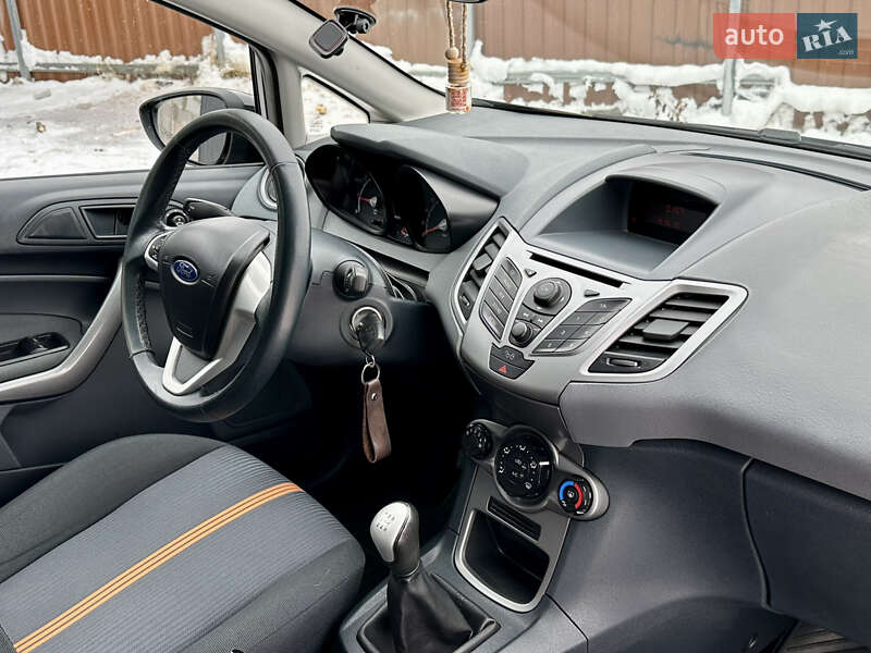 Хетчбек Ford Fiesta 2011 в Житомирі