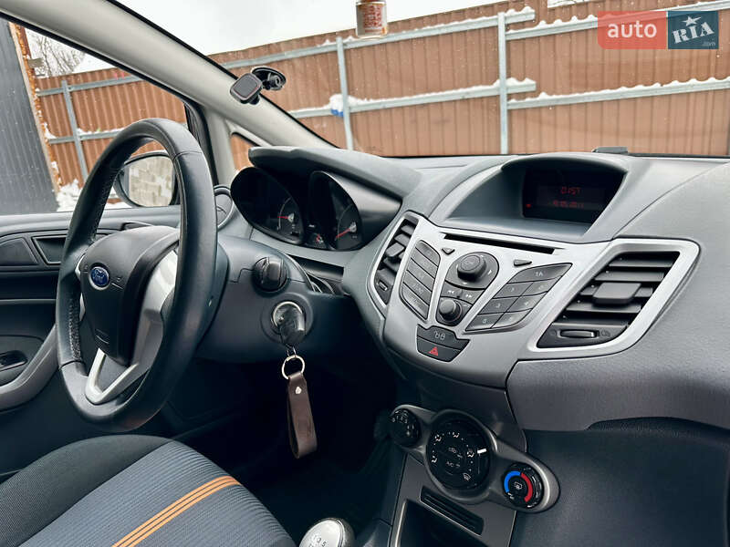 Хетчбек Ford Fiesta 2011 в Житомирі