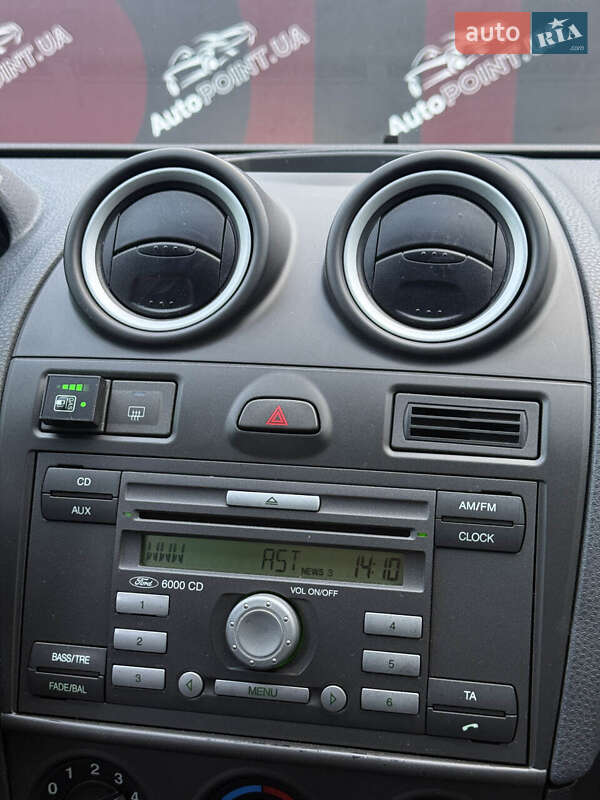 Хэтчбек Ford Fiesta 2006 в Сумах