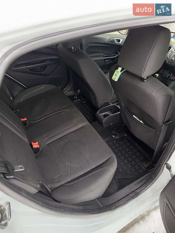Хетчбек Ford Fiesta 2014 в Львові