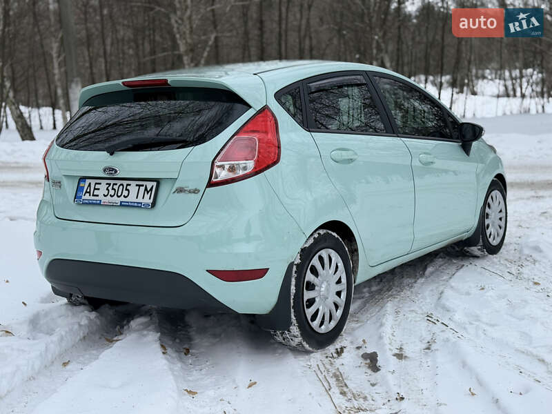 Хетчбек Ford Fiesta 2016 в Павлограді