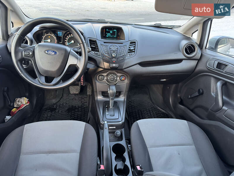 Седан Ford Fiesta 2016 в Києві