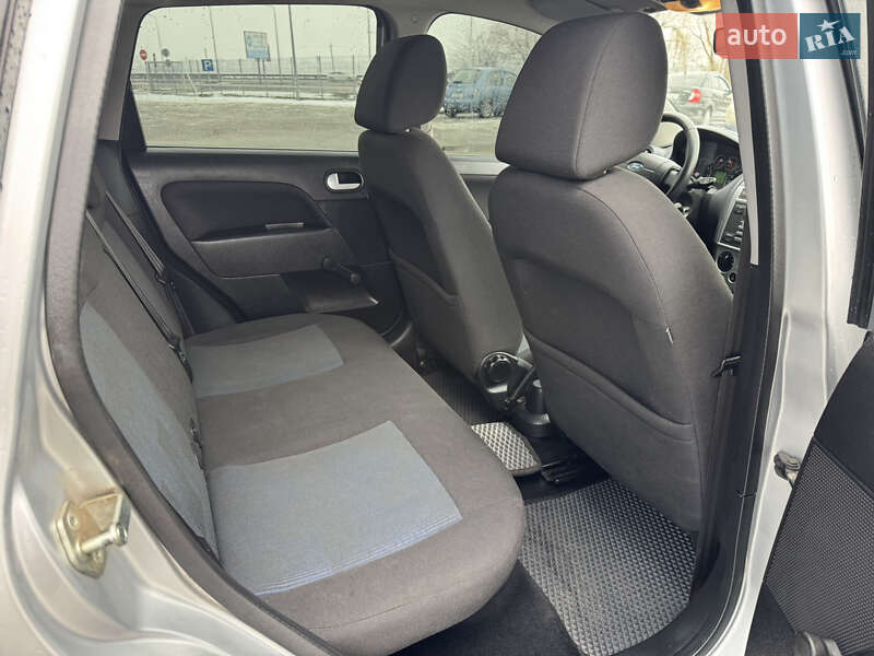 Хетчбек Ford Fiesta 2008 в Дніпрі фото 16 Хетчбек Ford Fiesta 2008 в Дніпрі