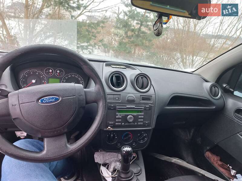 Хетчбек Ford Fiesta 2008 в Львові