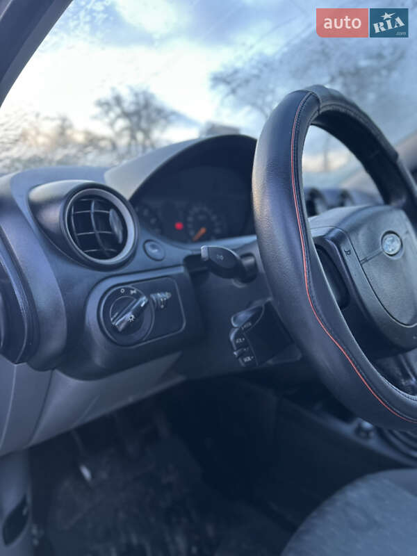 Хетчбек Ford Fiesta 2002 в Одесі