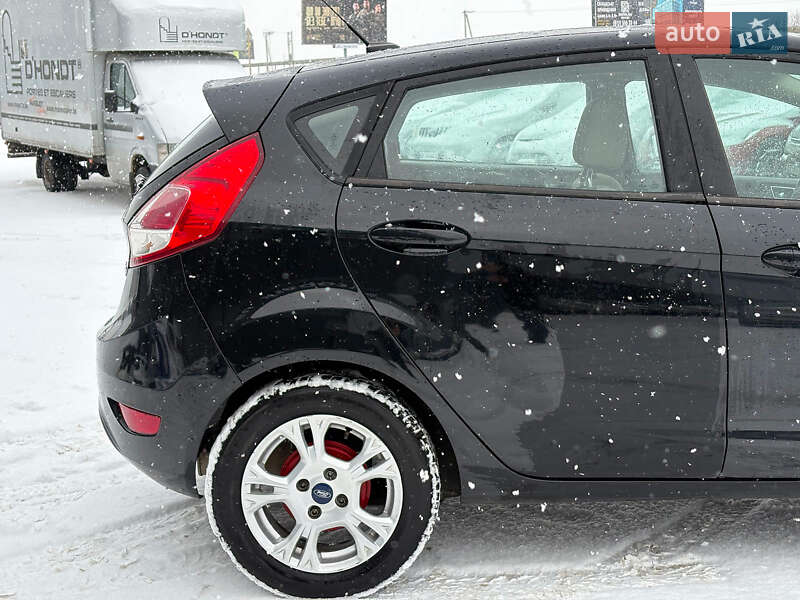 Хетчбек Ford Fiesta 2016 в Львові