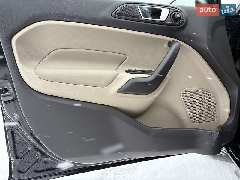 Хетчбек Ford Fiesta 2016 в Львові