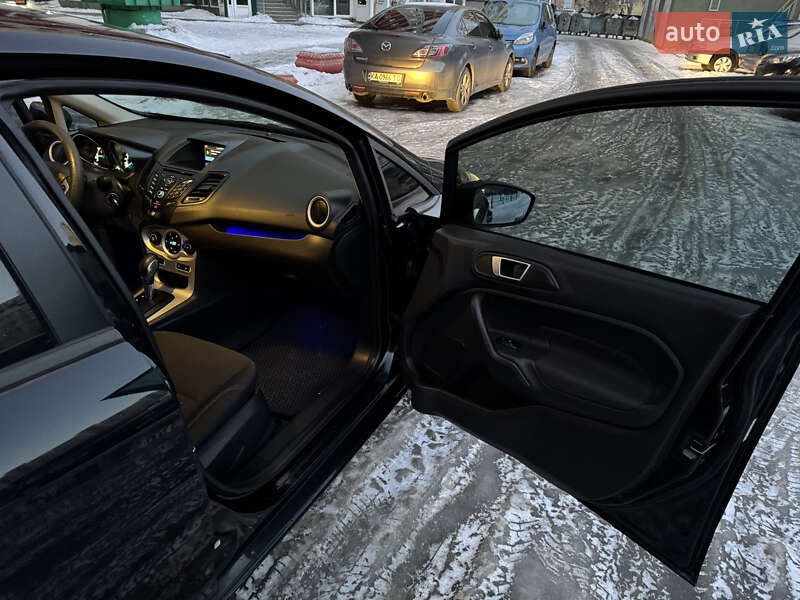 Хетчбек Ford Fiesta 2013 в Києві