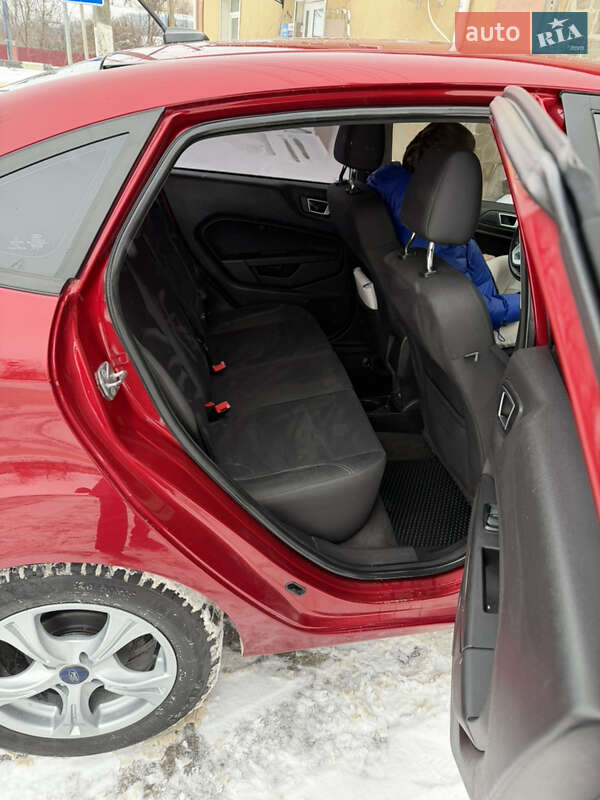 Седан Ford Fiesta 2016 в Звягелі