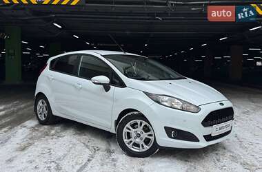 Хетчбек Ford Fiesta 2016 в Києві