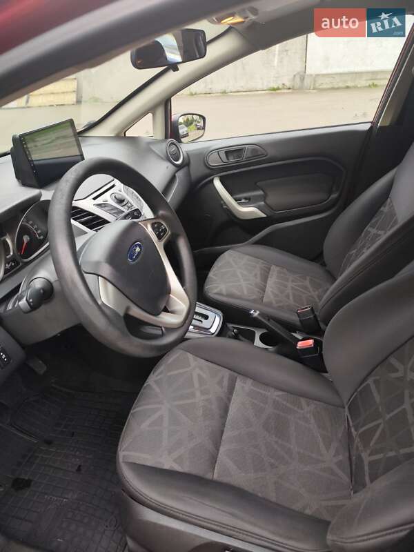 Седан Ford Fiesta 2013 в Киеве фото 4 Седан Ford Fiesta 2013 в Киеве