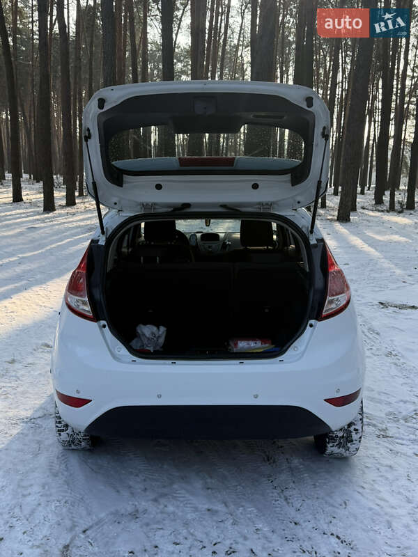 Хэтчбек Ford Fiesta 2013 в Сумах