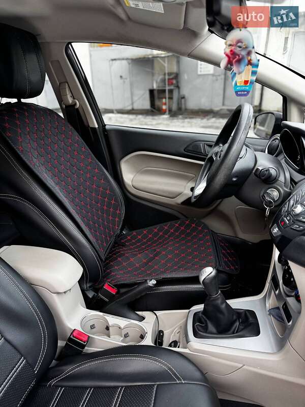 Седан Ford Fiesta 2017 в Золочеве