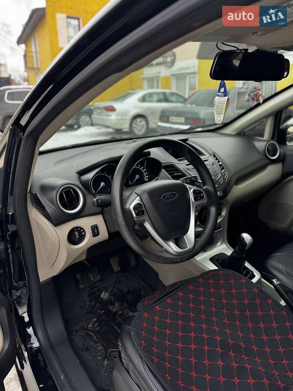 Седан Ford Fiesta 2017 в Золочеве
