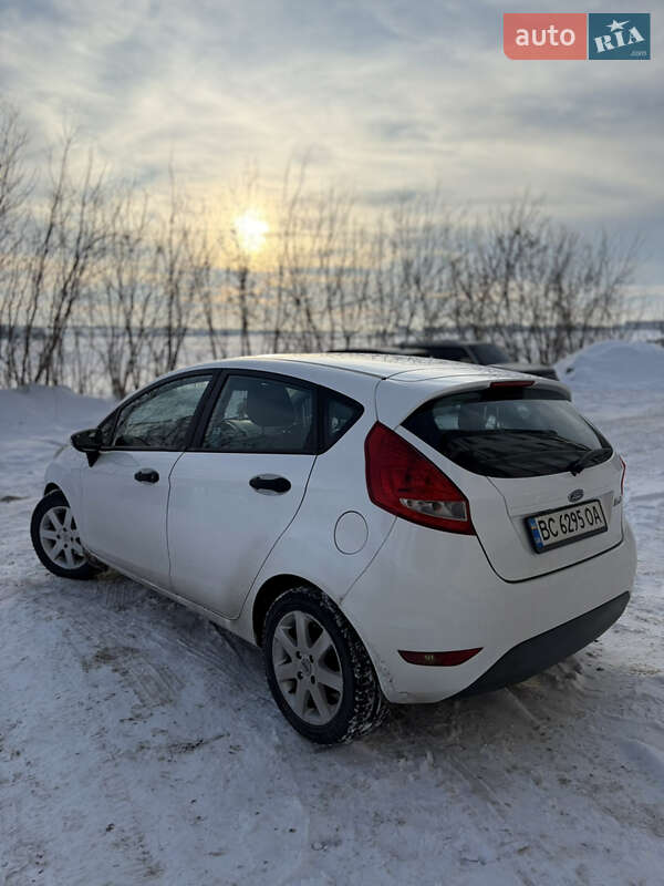 Хетчбек Ford Fiesta 2009 в Тернополі фото 3 Хетчбек Ford Fiesta 2009 в Тернополі