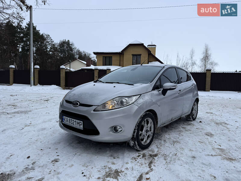 Хэтчбек Ford Fiesta 2010 в Чернигове