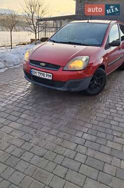 Хэтчбек Ford Fiesta 2006 в Мостиске
