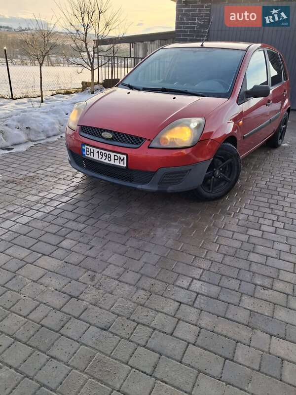 Хэтчбек Ford Fiesta 2006 в Мостиске