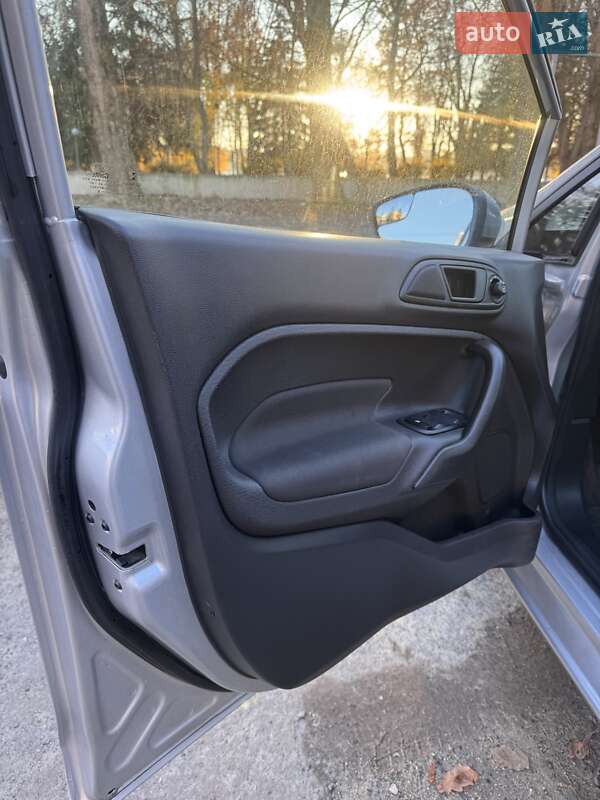 Седан Ford Fiesta 2018 в Тернополе фото 13 Седан Ford Fiesta 2018 в Тернополе