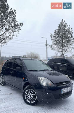 Хэтчбек Ford Fiesta 2007 в Ровно