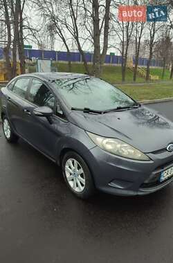 Седан Ford Fiesta 2013 в Черкассах