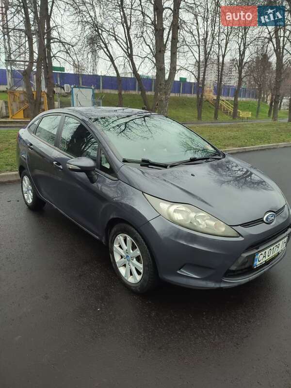 Седан Ford Fiesta 2013 в Черкасах фото Седан Ford Fiesta 2013 в Черкасах