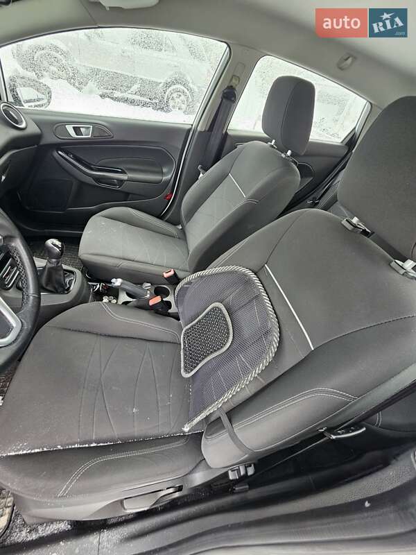 Хэтчбек Ford Fiesta 2016 в Киеве