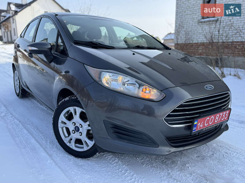 Седан Ford Fiesta 2015 в Львові