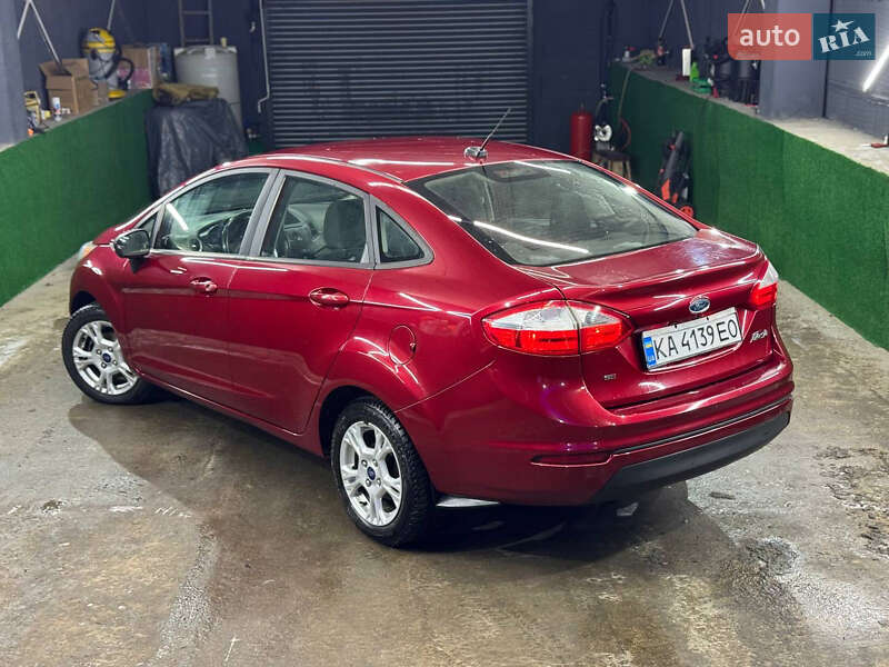 Седан Ford Fiesta 2014 в Киеве