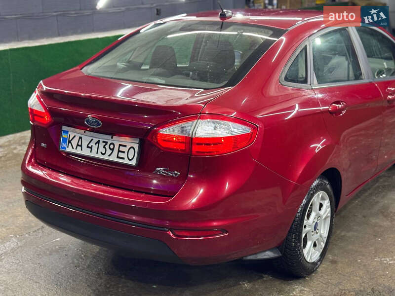 Седан Ford Fiesta 2014 в Киеве