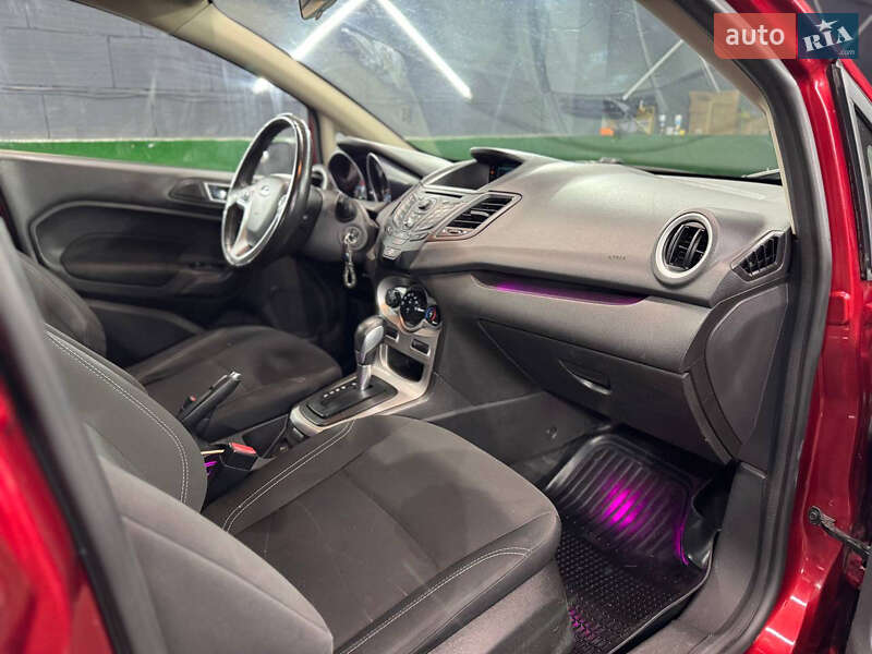 Седан Ford Fiesta 2014 в Киеве