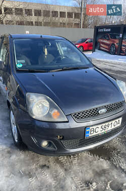 Хетчбек Ford Fiesta 2006 в Винниках