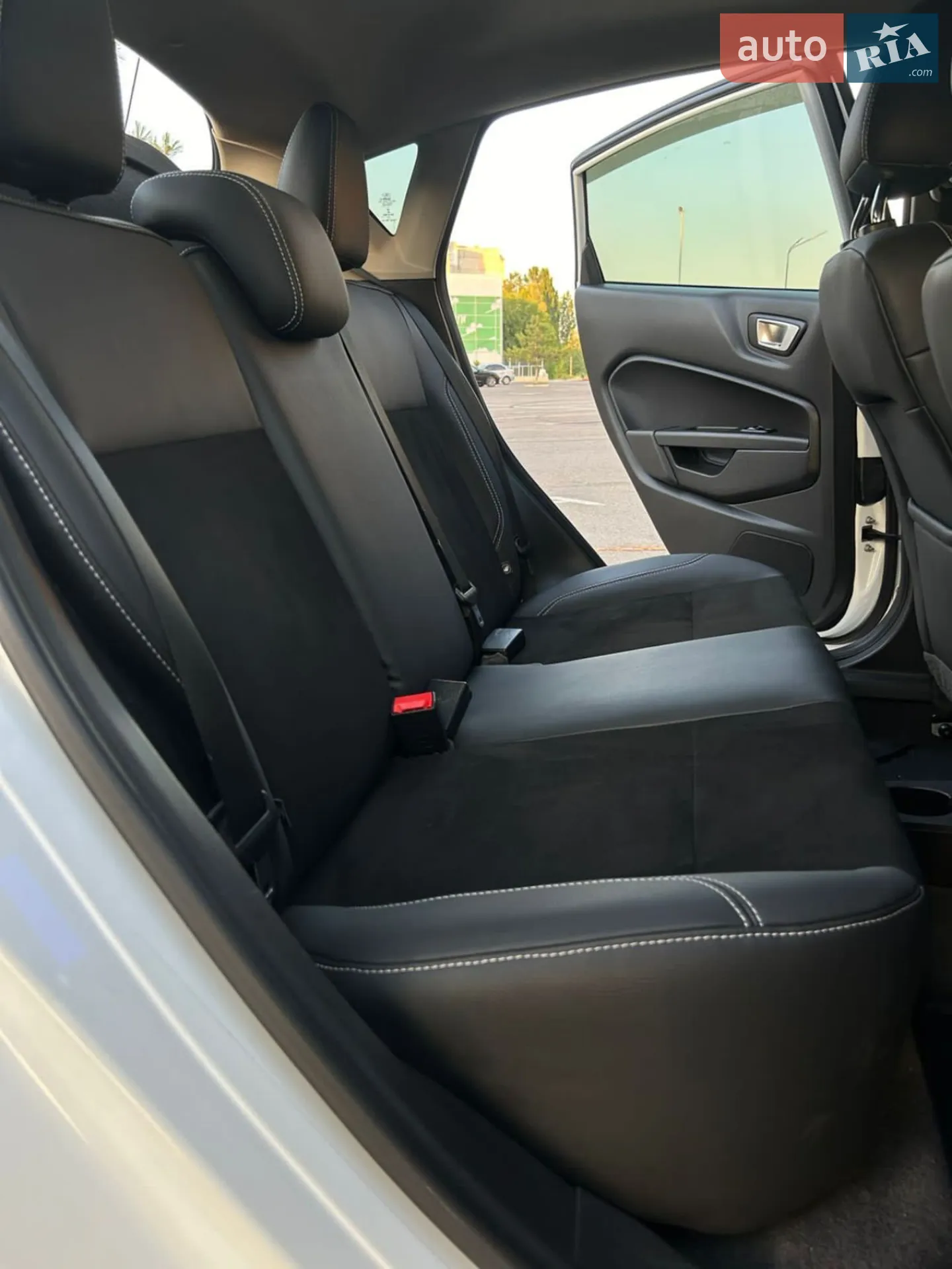 2015 Ford Fiesta - мініатюра 15