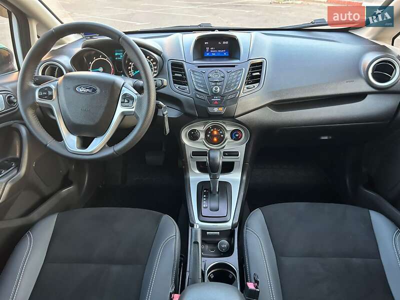 Хэтчбек Ford Fiesta 2015 в Николаеве