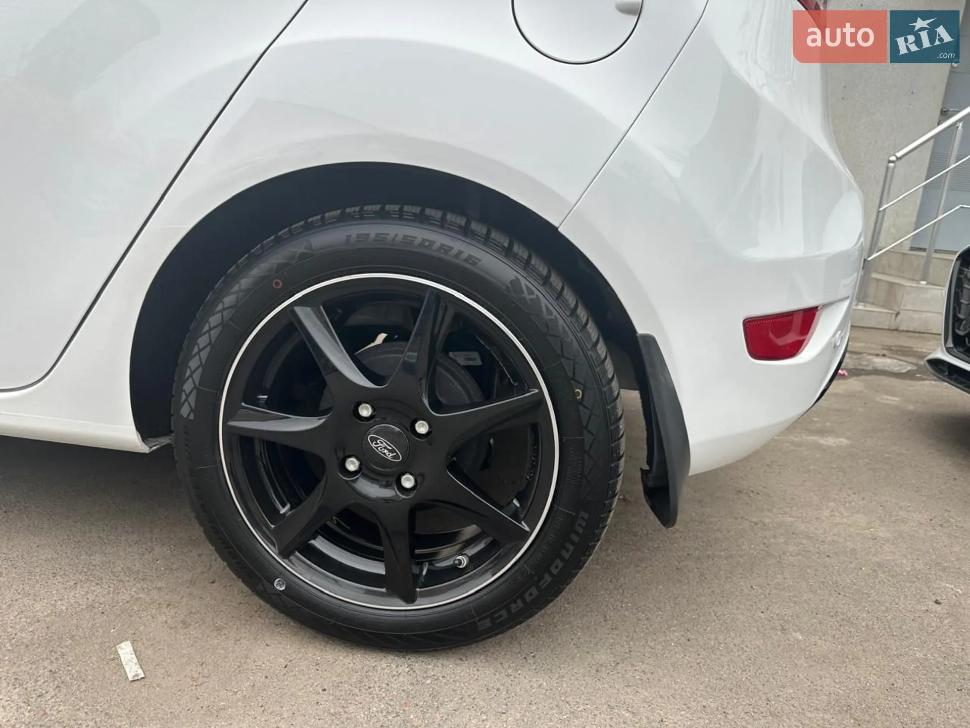 2015 Ford Fiesta - мініатюра 18