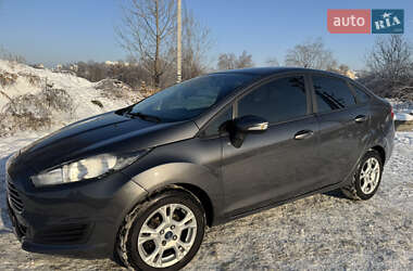 Седан Ford Fiesta 2016 в Киеве