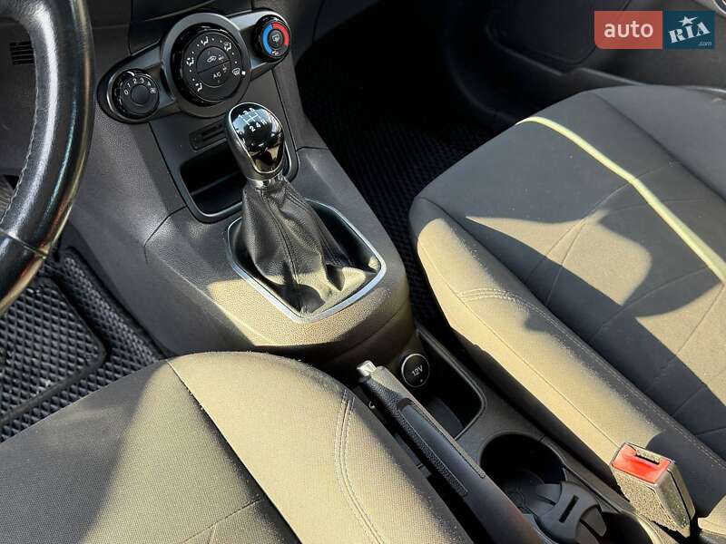 Хетчбек Ford Fiesta 2014 в Львові