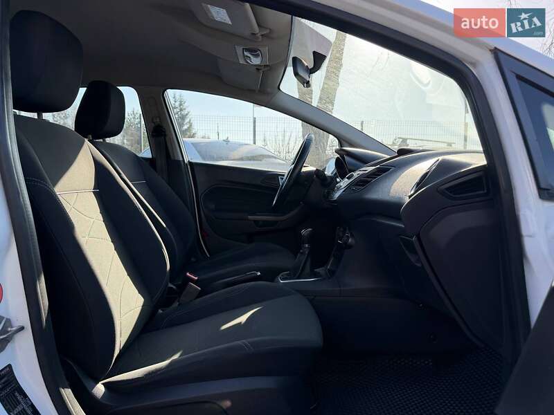 Хетчбек Ford Fiesta 2014 в Львові