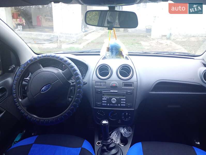 Хэтчбек Ford Fiesta 2008 в Голованевске