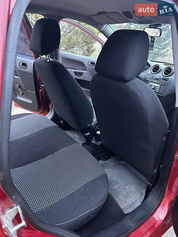 Хэтчбек Ford Fiesta 2007 в Одессе